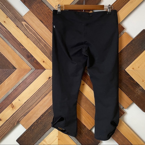 Fabletics Crop Leggings size Medium - Picture 2 of 3